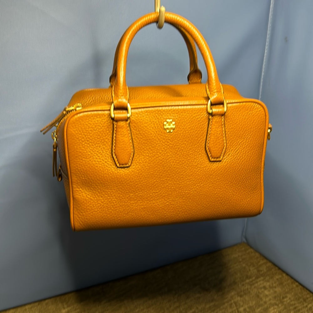 Blake barrel satchel